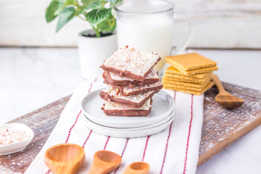 Peppermint Bark Graham Crackers on a plate.