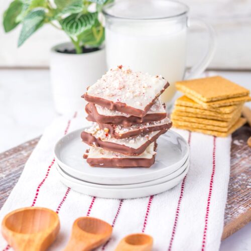 Peppermint Bark Graham Crackers on a plate.