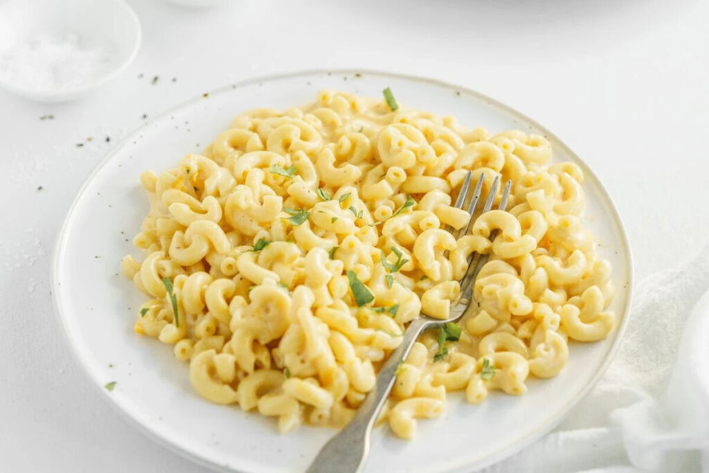 Creamy, cheesy Instant Pot macaroni that everyone will love.
