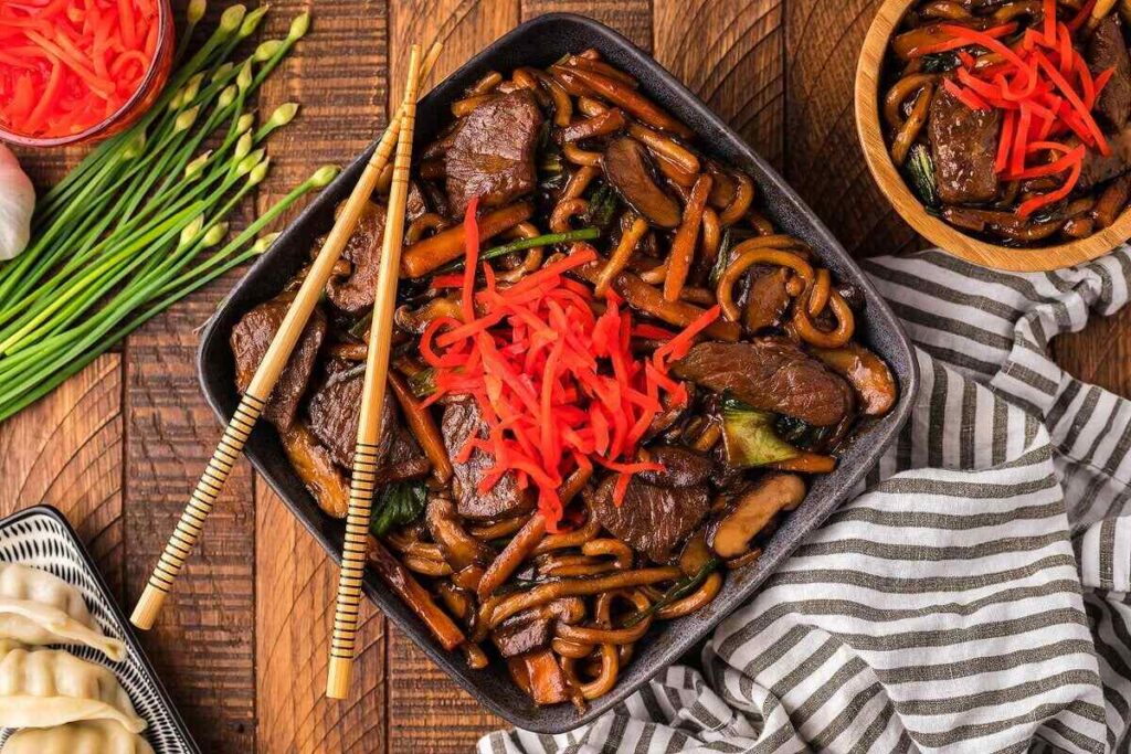 Beef yaki noodle stir fry in a bowl.