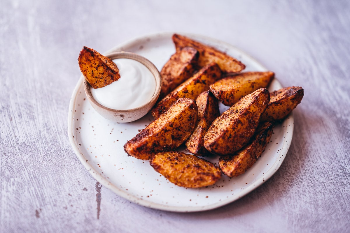 Smoky and Crispy Air Fryer Potato Wedges